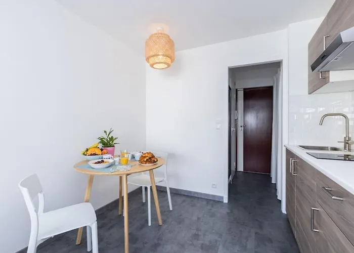 Grosso 4 - With Balcony - Near The Sea 아파트 니스